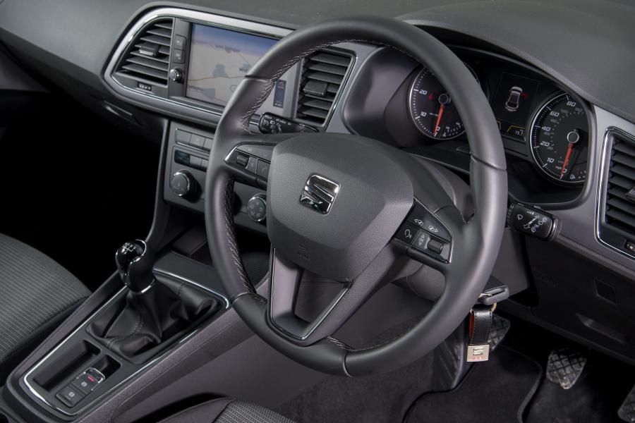 Панель приборов Seat Leon 2017 года  (UK) (фото 15 из 31)